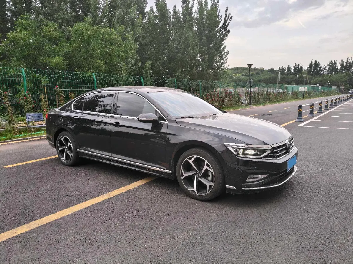 2023 Volkswagen Magotan 2.0T 186HP L4 7DCT,autocango,china used car exporter,china ev exporter,chinese used car exporter,chinese used ev exporter