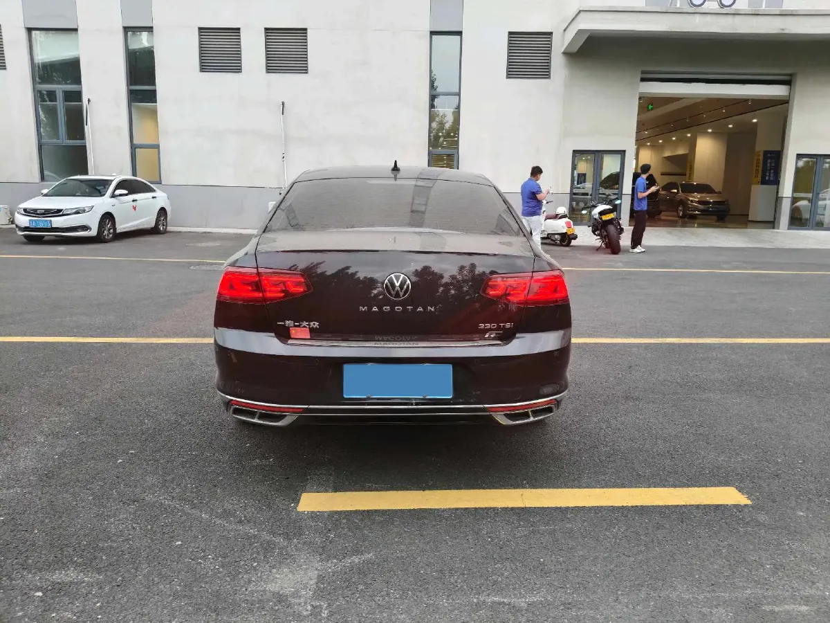 2023 Volkswagen Magotan 2.0T 186HP L4 7DCT,autocango,china used car exporter,china ev exporter,chinese used car exporter,chinese used ev exporter