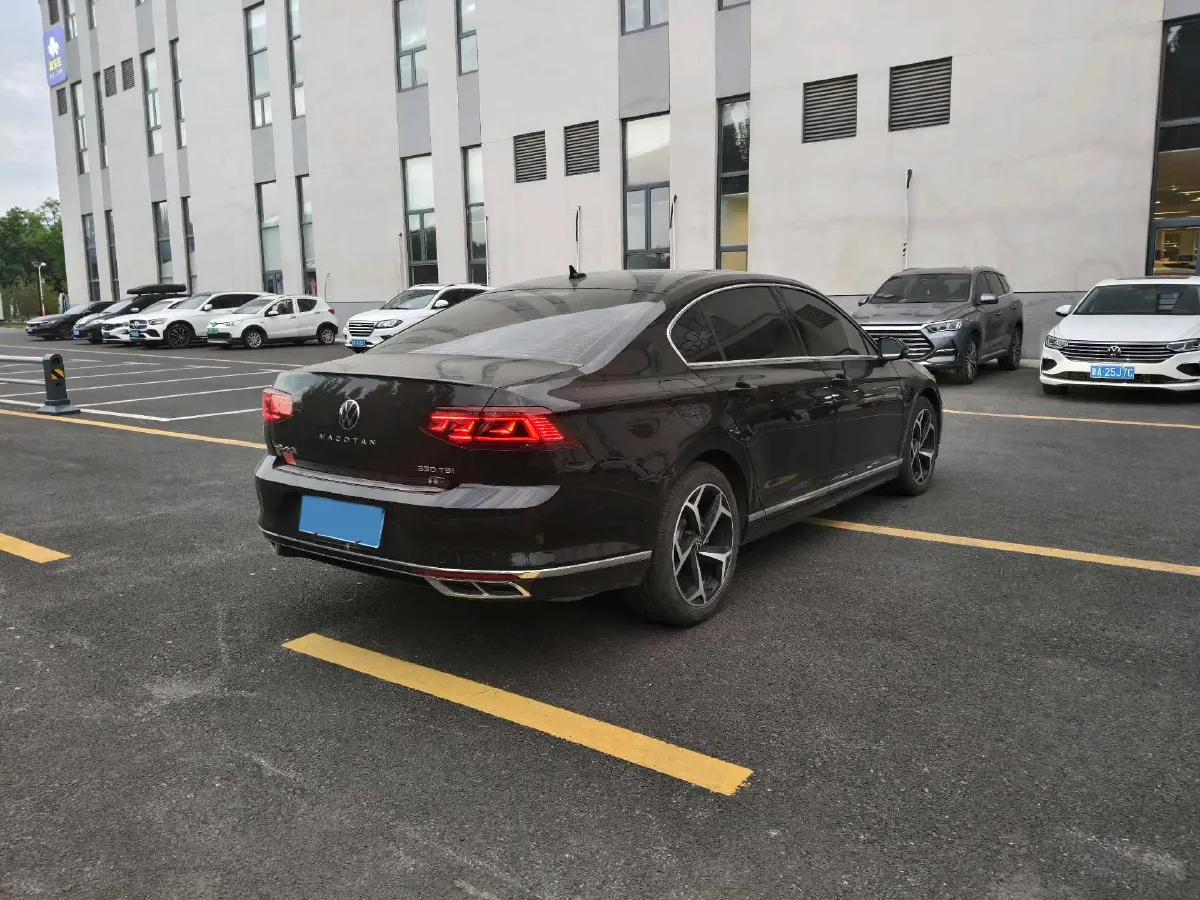 2023 Volkswagen Magotan 2.0T 186HP L4 7DCT,autocango,china used car exporter,china ev exporter,chinese used car exporter,chinese used ev exporter