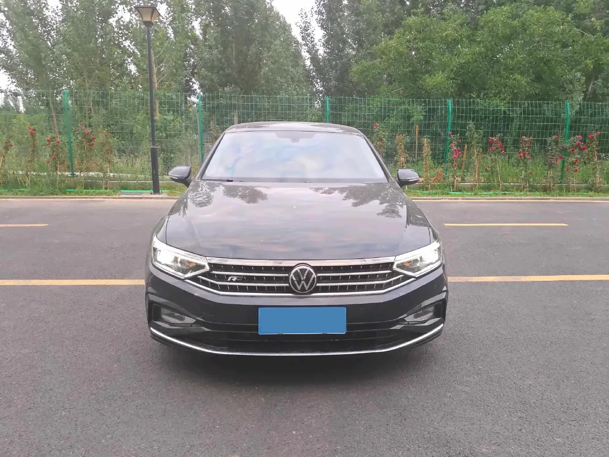 2023 Volkswagen Magotan 2.0T 186HP L4 7DCT,autocango,china used car exporter,china ev exporter,chinese used car exporter,chinese used ev exporter
