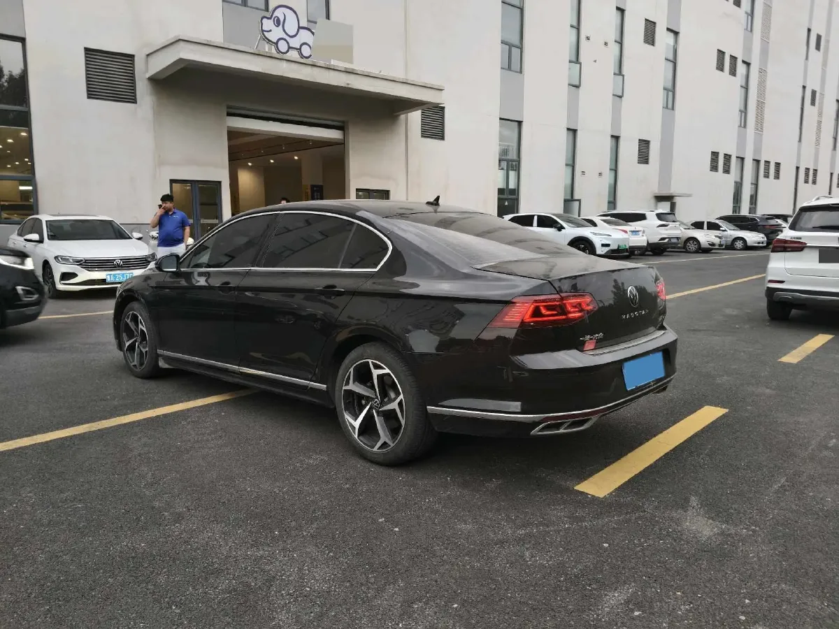 2023 Volkswagen Magotan 2.0T 186HP L4 7DCT,autocango,china used car exporter,china ev exporter,chinese used car exporter,chinese used ev exporter