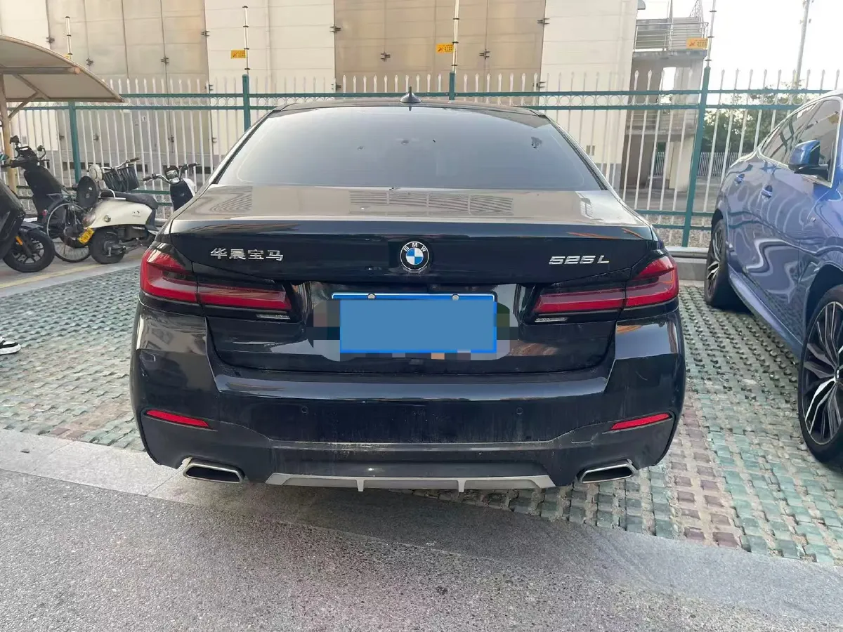 2022 BMW 5 Series 2.0T 184HP L4 8AT,autocango,china used car exporter,china ev exporter,chinese used car exporter,chinese used ev exporter