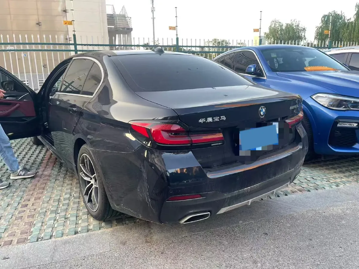 2022 BMW 5 Series 2.0T 184HP L4 8AT,autocango,china used car exporter,china ev exporter,chinese used car exporter,chinese used ev exporter