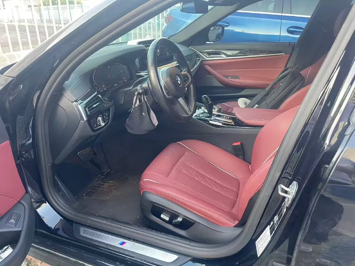 2022 BMW 5 Series 2.0T 184HP L4 8AT,autocango,china used car exporter,china ev exporter,chinese used car exporter,chinese used ev exporter