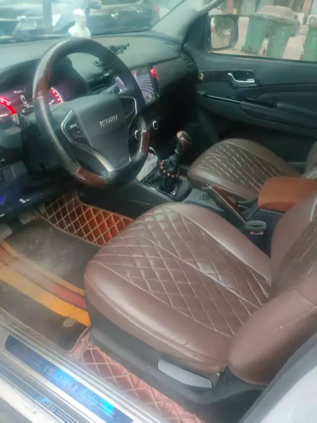 2019 Isuzu LingTuo 2.5T 129HP L4 6MT,autocango,china used car exporter,china ev exporter,chinese used car exporter,chinese used ev exporter