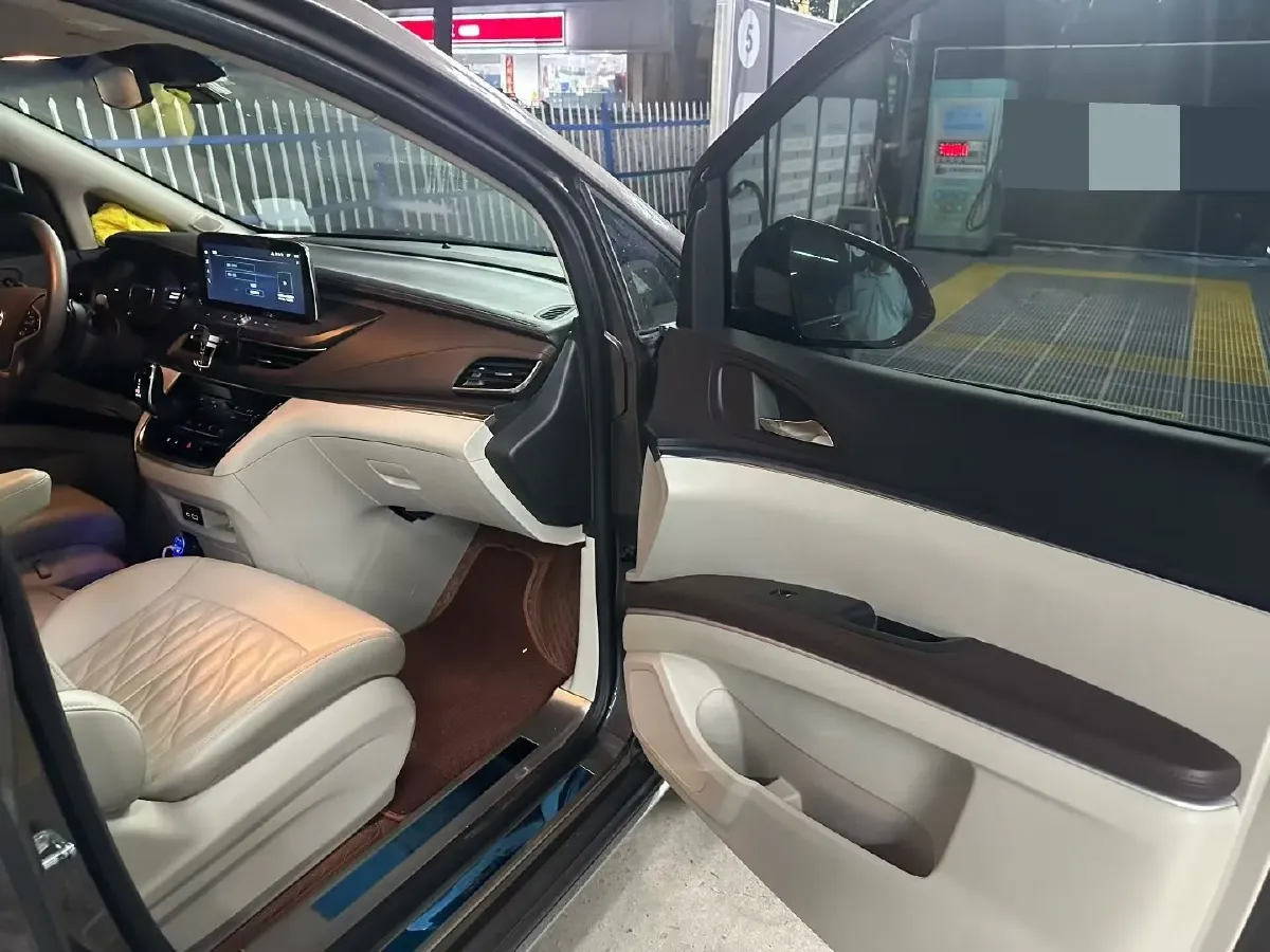 2023 Buick GL8 2.0T 237HP L4 9AT,autocango,china used car exporter,china ev exporter,chinese used car exporter,chinese used ev exporter