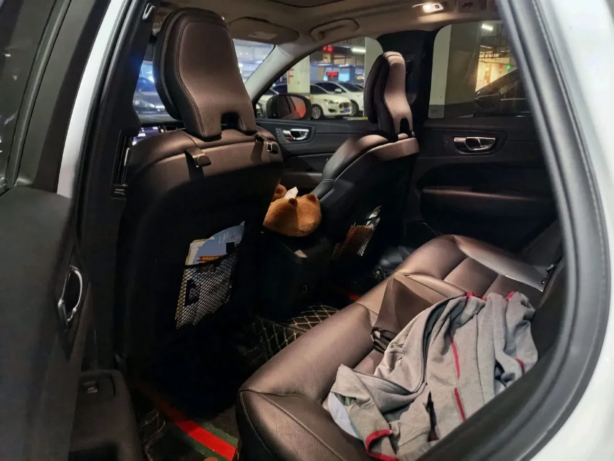 2019 Volvo XC60 2.0T 254HP L4 8AT,autocango,china used car exporter,china ev exporter,chinese used car exporter,chinese used ev exporter
