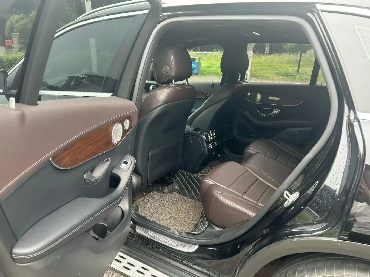 2021 Mercedes-Benz GLC Class 2.0T 258HP L4 9AT,autocango,china used car exporter,china ev exporter,chinese used car exporter,chinese used ev exporter