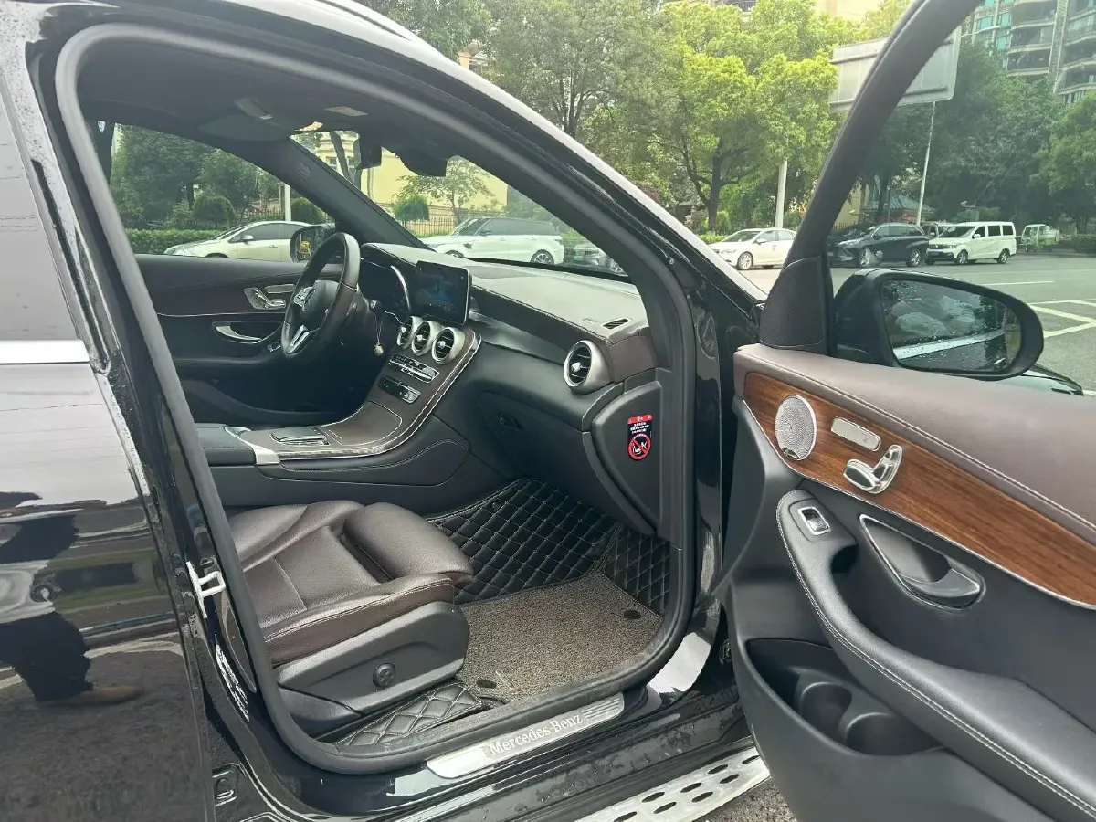 2021 Mercedes-Benz GLC Class 2.0T 258HP L4 9AT,autocango,china used car exporter,china ev exporter,chinese used car exporter,chinese used ev exporter