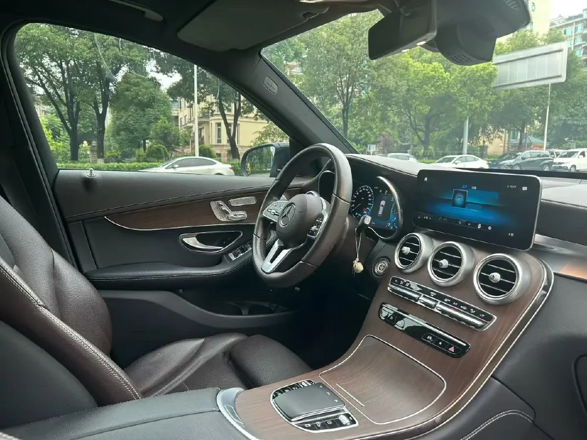 2021 Mercedes-Benz GLC Class 2.0T 258HP L4 9AT,autocango,china used car exporter,china ev exporter,chinese used car exporter,chinese used ev exporter