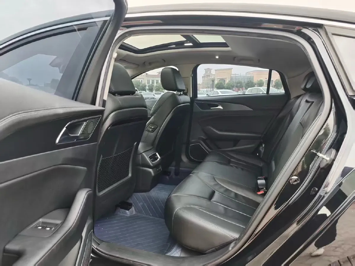 2020 HongQi H5 1.8T 197HP L4 6AT,autocango,china used car exporter,china ev exporter,chinese used car exporter,chinese used ev exporter