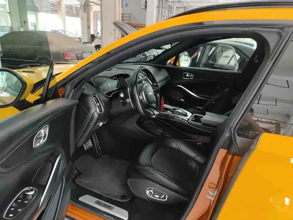 2022 Aston Martin DBX 3.0T 435HP L6 9AT,autocango,china used car exporter,china ev exporter,chinese used car exporter,chinese used ev exporter