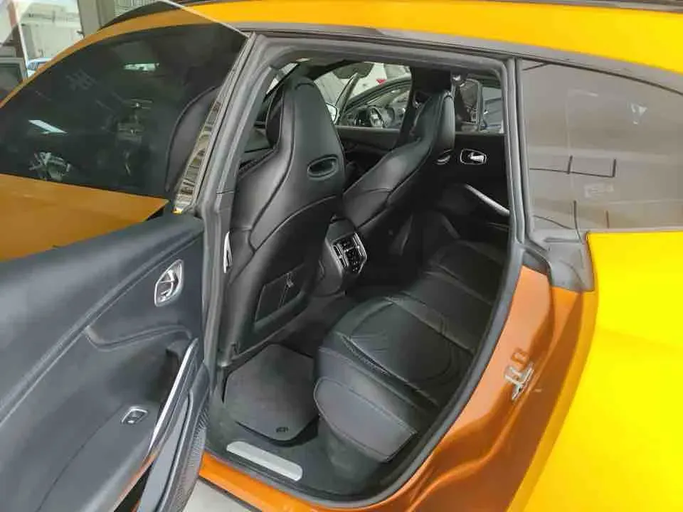 2022 Aston Martin DBX 3.0T 435HP L6 9AT,autocango,china used car exporter,china ev exporter,chinese used car exporter,chinese used ev exporter