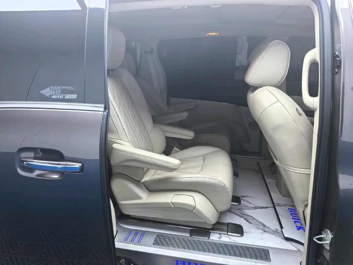 2023 Buick GL8 2.0T 237HP L4 9AT,autocango,china used car exporter,china ev exporter,chinese used car exporter,chinese used ev exporter