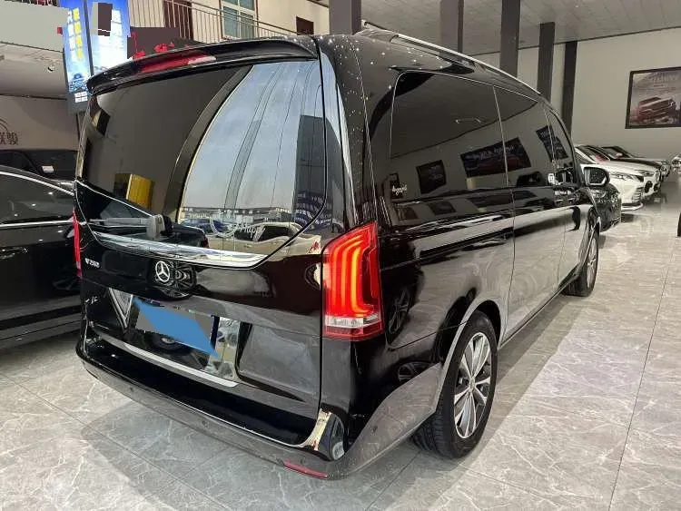 2021 Mercedes-Benz V Class 2.0T 211HP L4 9AT,autocango,china used car exporter,china ev exporter,chinese used car exporter,chinese used ev exporter
