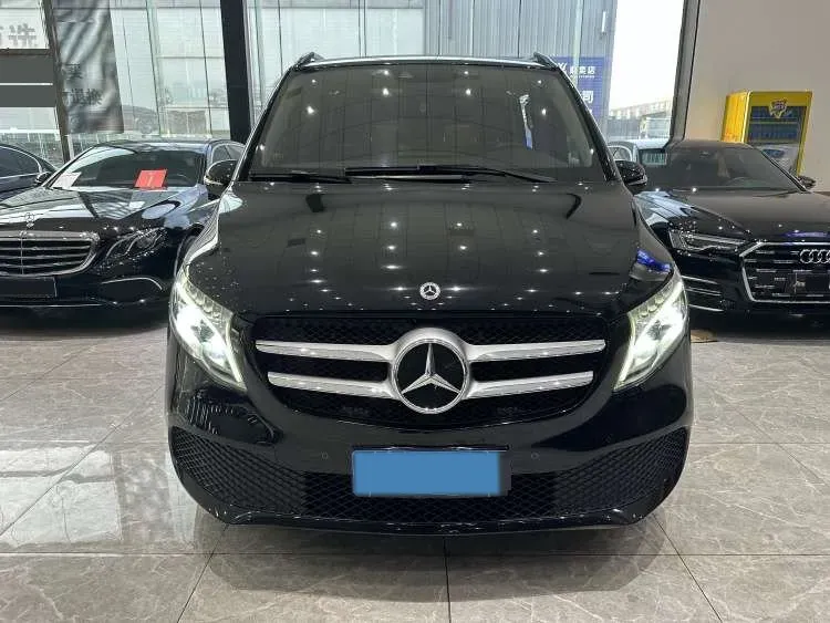 2021 Mercedes-Benz V Class 2.0T 211HP L4 9AT,autocango,china used car exporter,china ev exporter,chinese used car exporter,chinese used ev exporter