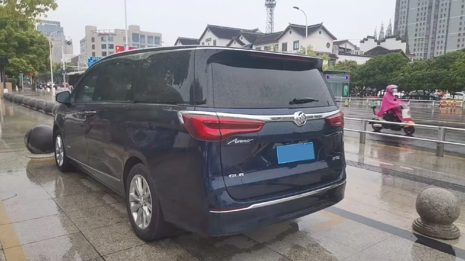 2022 Buick GL8 2.0T 237HP L4 9AT,autocango,china used car exporter,china ev exporter,chinese used car exporter,chinese used ev exporter