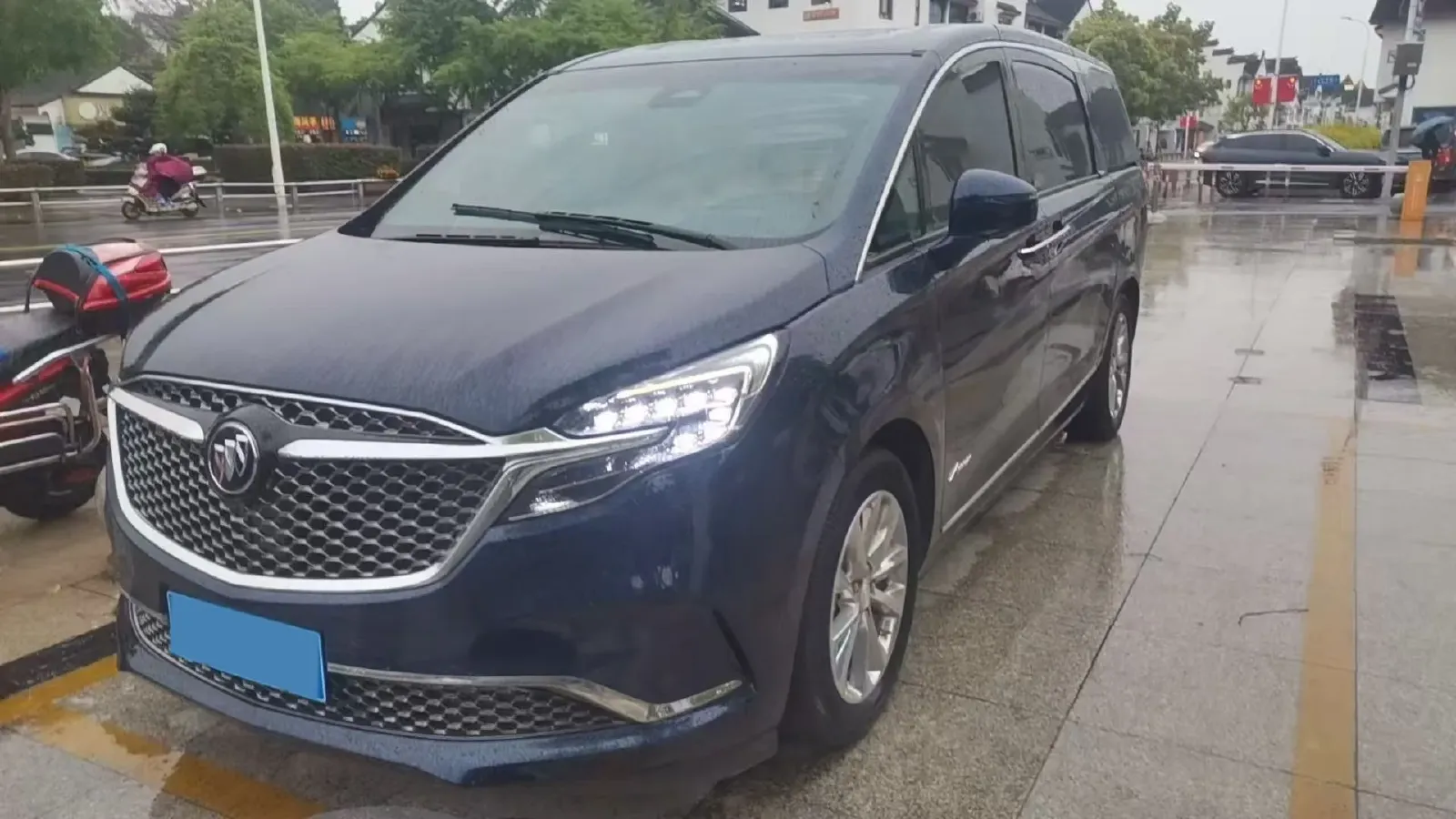 2022 Buick GL8 2.0T 237HP L4 9AT,autocango,china used car exporter,china ev exporter,chinese used car exporter,chinese used ev exporter