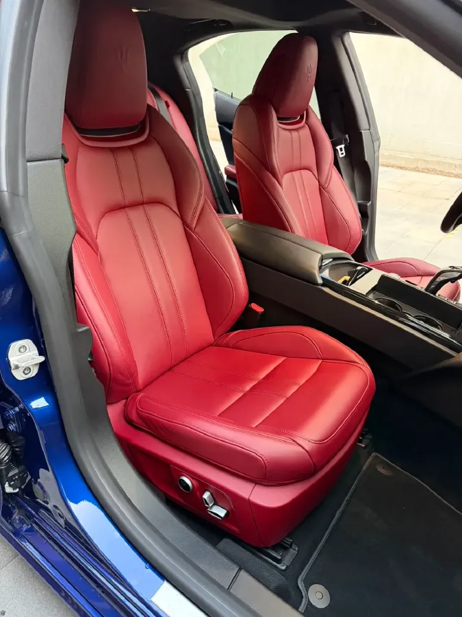 2022 Maserati Ghibli 3.0T 350HP V6 8AT,autocango,china used car exporter,china ev exporter,chinese used car exporter,chinese used ev exporter