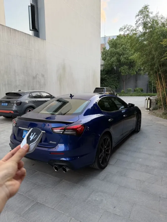 2022 Maserati Ghibli 3.0T 350HP V6 8AT,autocango,china used car exporter,china ev exporter,chinese used car exporter,chinese used ev exporter