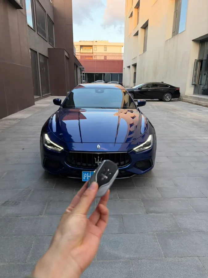 2022 Maserati Ghibli 3.0T 350HP V6 8AT,autocango,china used car exporter,china ev exporter,chinese used car exporter,chinese used ev exporter