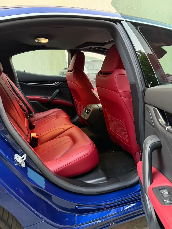 2022 Maserati Ghibli 3.0T 350HP V6 8AT,autocango,china used car exporter,china ev exporter,chinese used car exporter,chinese used ev exporter