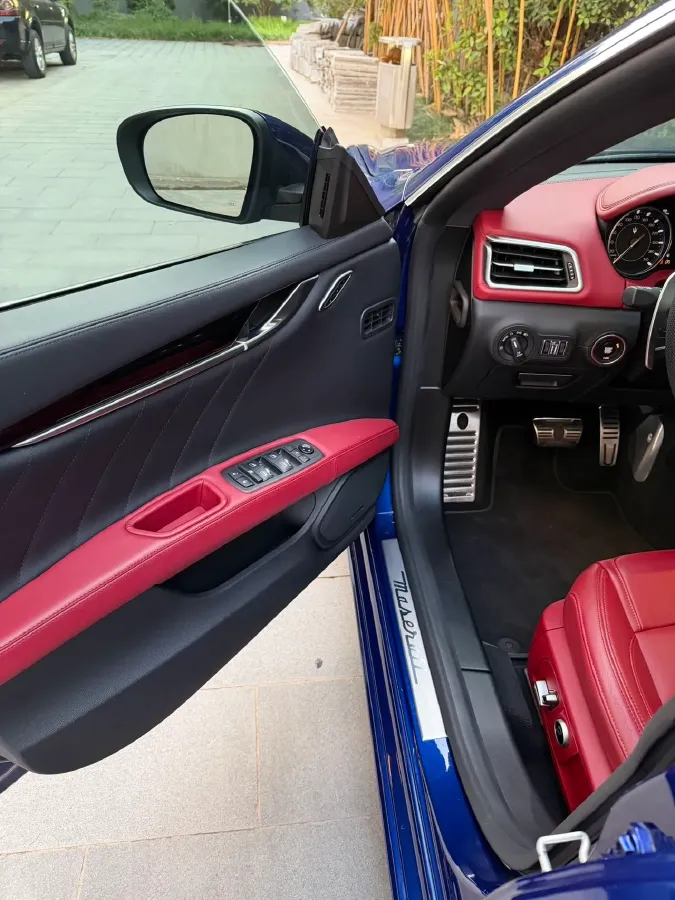 2022 Maserati Ghibli 3.0T 350HP V6 8AT,autocango,china used car exporter,china ev exporter,chinese used car exporter,chinese used ev exporter