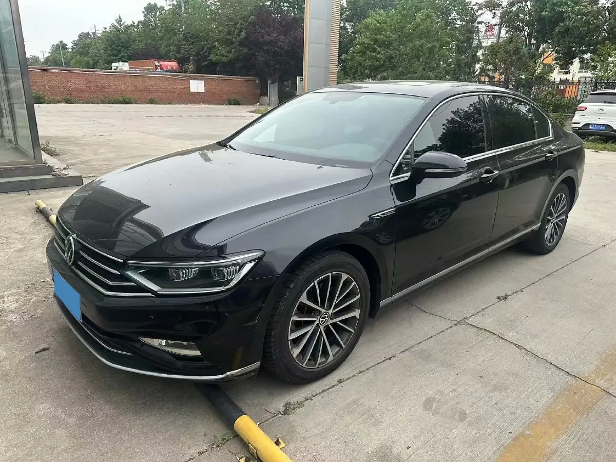 2020 Volkswagen Magotan 2.0T 186HP L4 7DCT,autocango,china used car exporter,china ev exporter,chinese used car exporter,chinese used ev exporter