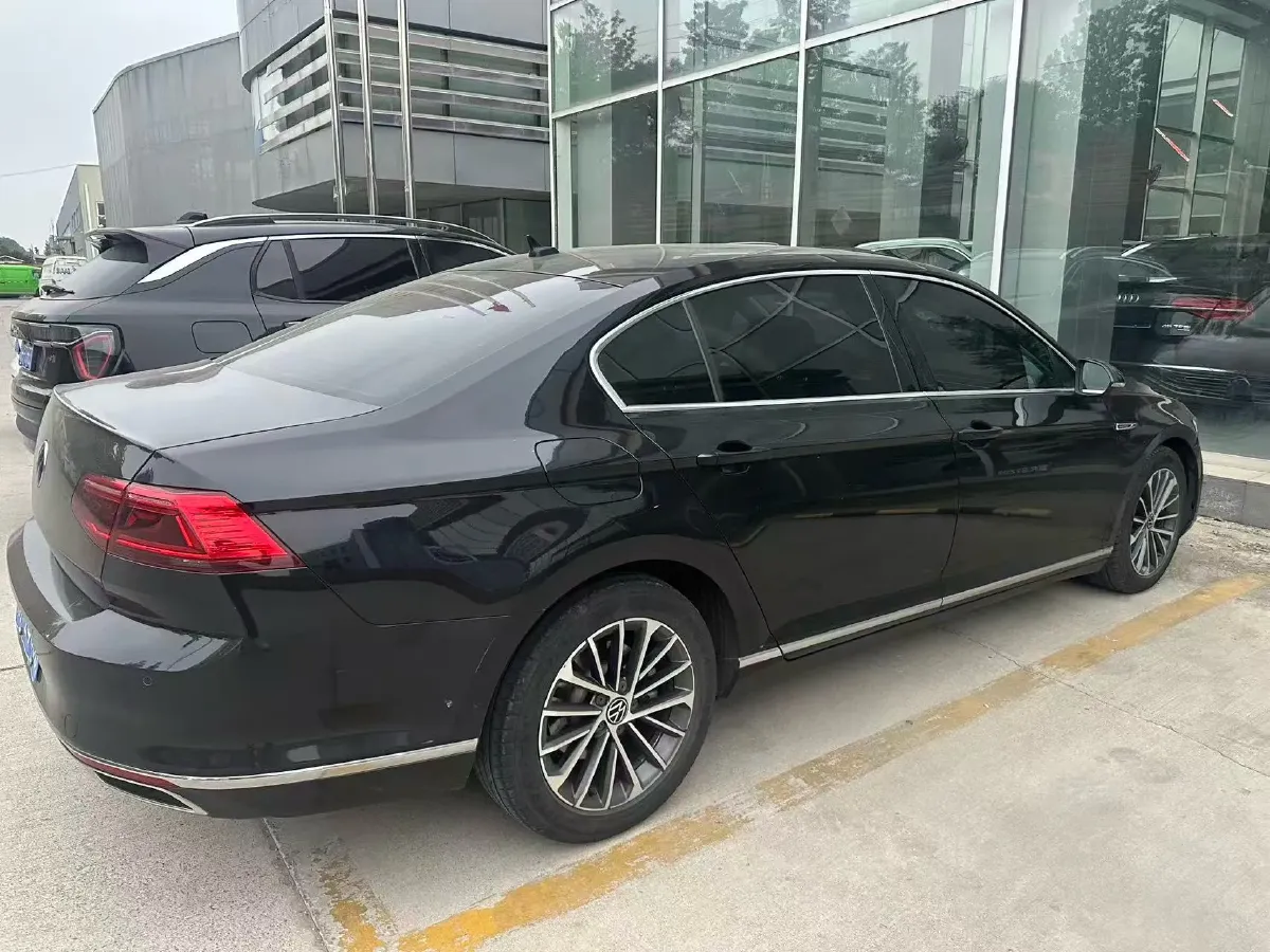 2020 Volkswagen Magotan 2.0T 186HP L4 7DCT,autocango,china used car exporter,china ev exporter,chinese used car exporter,chinese used ev exporter