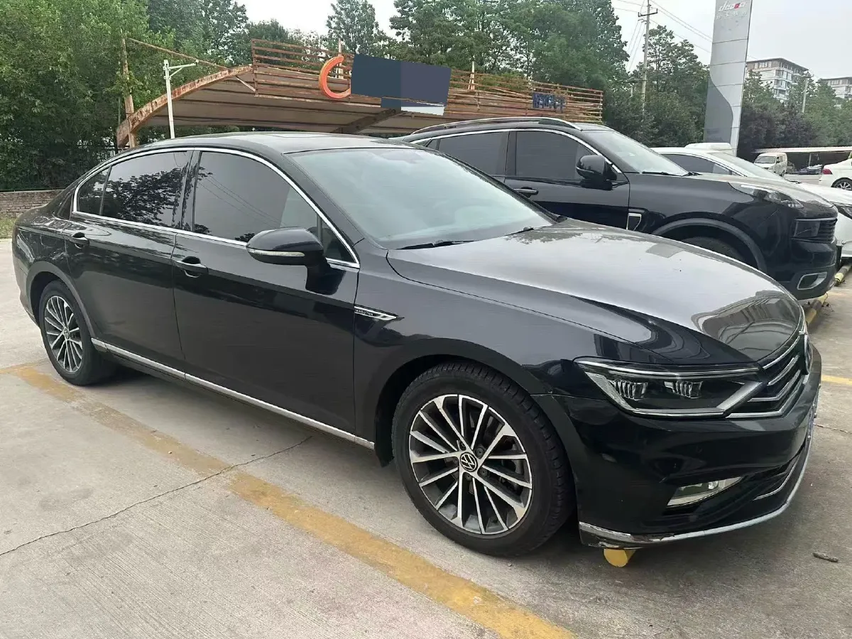 2020 Volkswagen Magotan 2.0T 186HP L4 7DCT,autocango,china used car exporter,china ev exporter,chinese used car exporter,chinese used ev exporter