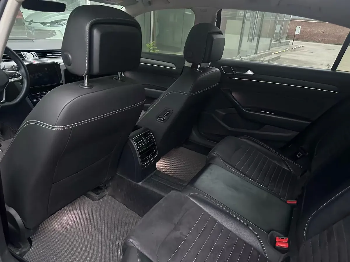 2020 Volkswagen Magotan 2.0T 186HP L4 7DCT,autocango,china used car exporter,china ev exporter,chinese used car exporter,chinese used ev exporter