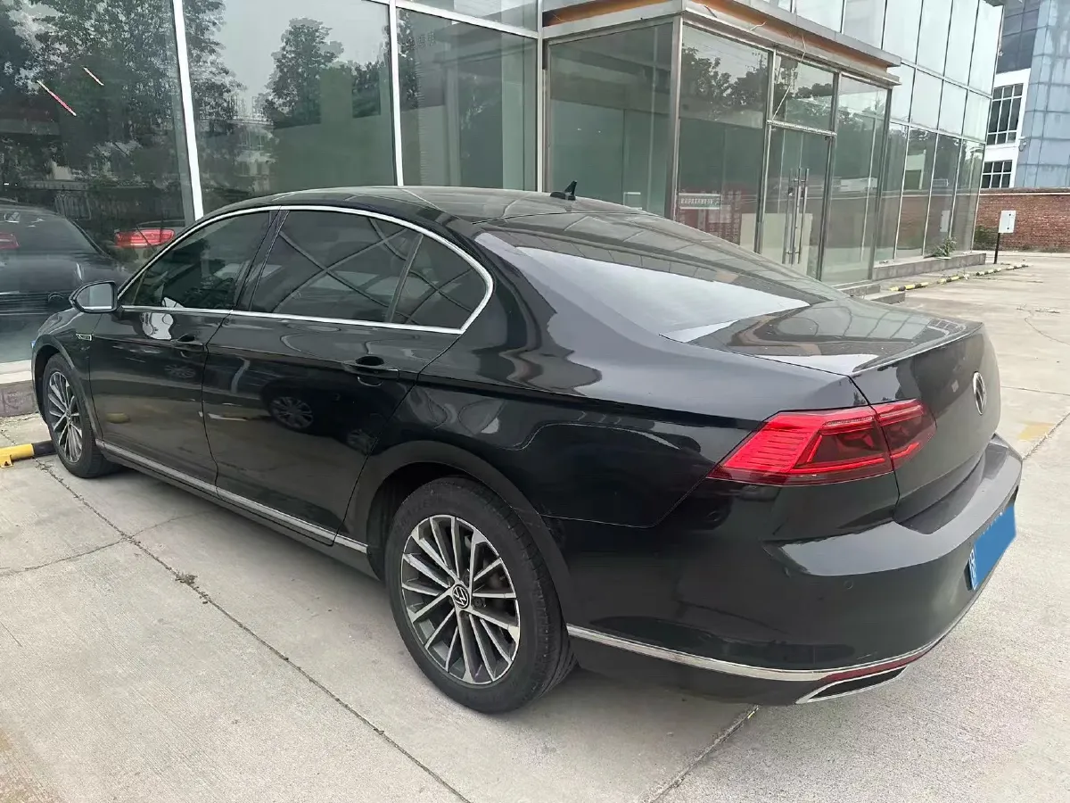 2020 Volkswagen Magotan 2.0T 186HP L4 7DCT,autocango,china used car exporter,china ev exporter,chinese used car exporter,chinese used ev exporter