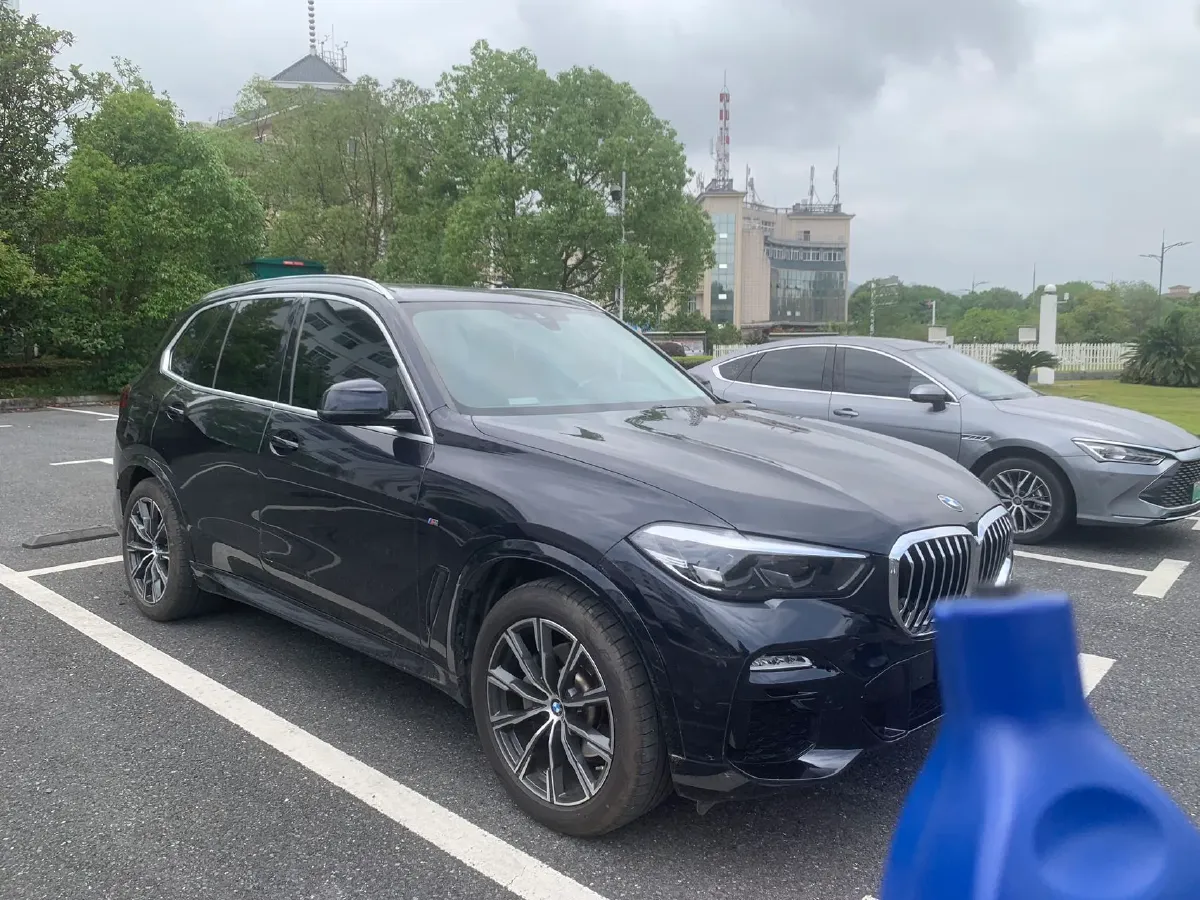 2021 BMW X5 2.0T 265HP L4 8AT,autocango,china used car exporter,china ev exporter,chinese used car exporter,chinese used ev exporter