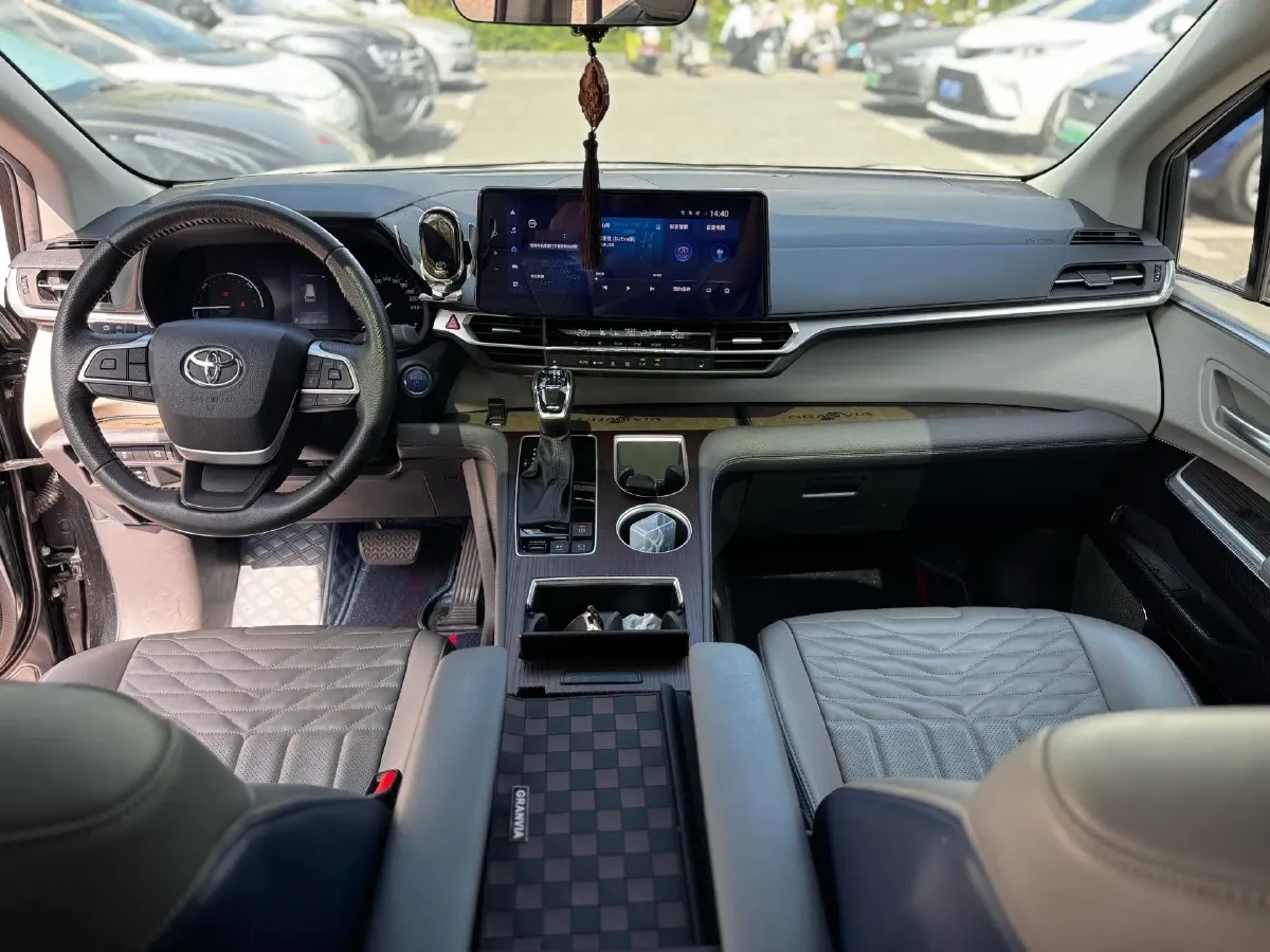 2023 Toyota Granvia 2.5L 189HP L4 E-CVT Hybrid,autocango,china used car exporter,china ev exporter,chinese used car exporter,chinese used ev exporter