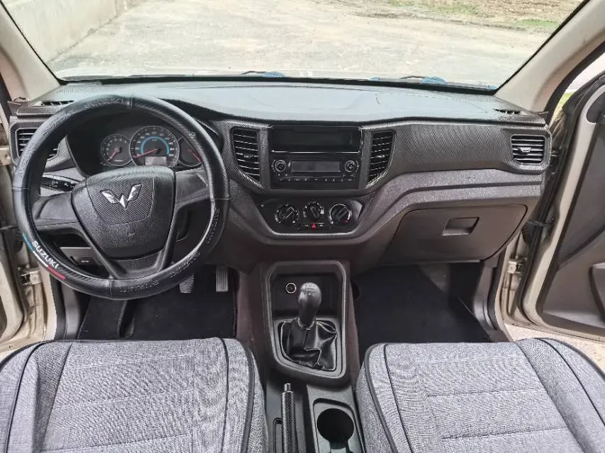 2019 WuLing HongGuang V 1.5L 105HP L4 5MT,autocango,china used car exporter,china ev exporter,chinese used car exporter,chinese used ev exporter