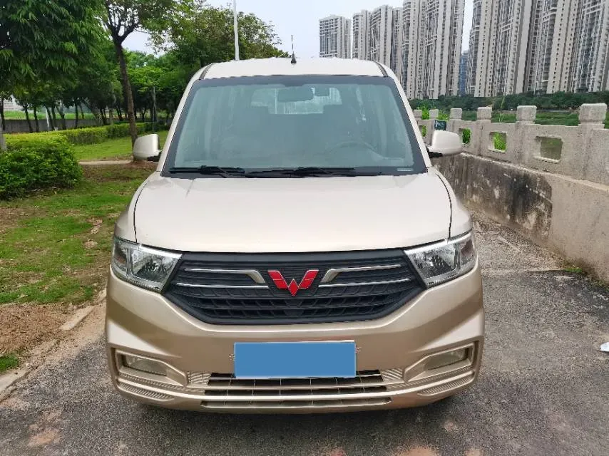 2019 WuLing HongGuang V 1.5L 105HP L4 5MT,autocango,china used car exporter,china ev exporter,chinese used car exporter,chinese used ev exporter