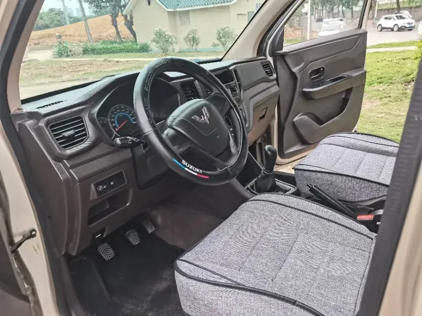 2019 WuLing HongGuang V 1.5L 105HP L4 5MT,autocango,china used car exporter,china ev exporter,chinese used car exporter,chinese used ev exporter