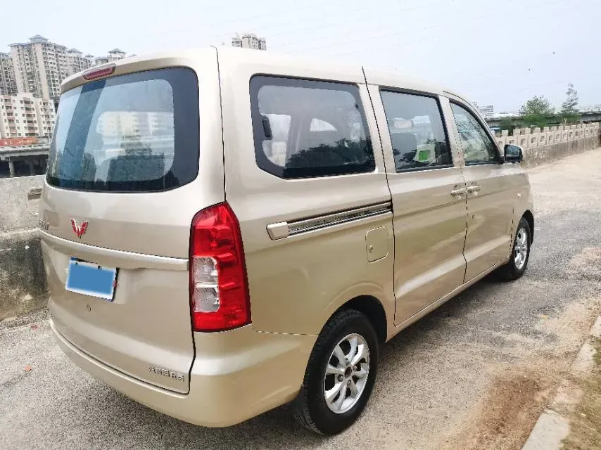 2019 WuLing HongGuang V 1.5L 105HP L4 5MT,autocango,china used car exporter,china ev exporter,chinese used car exporter,chinese used ev exporter