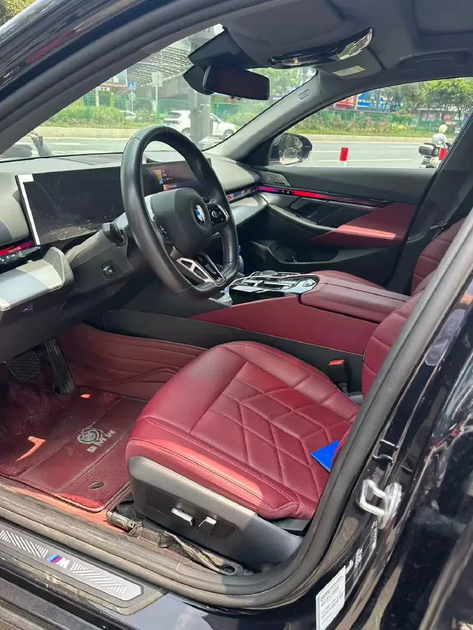2024 BMW 5 Series 2.0T 258HP L4 8AT,autocango,china used car exporter,china ev exporter,chinese used car exporter,chinese used ev exporter