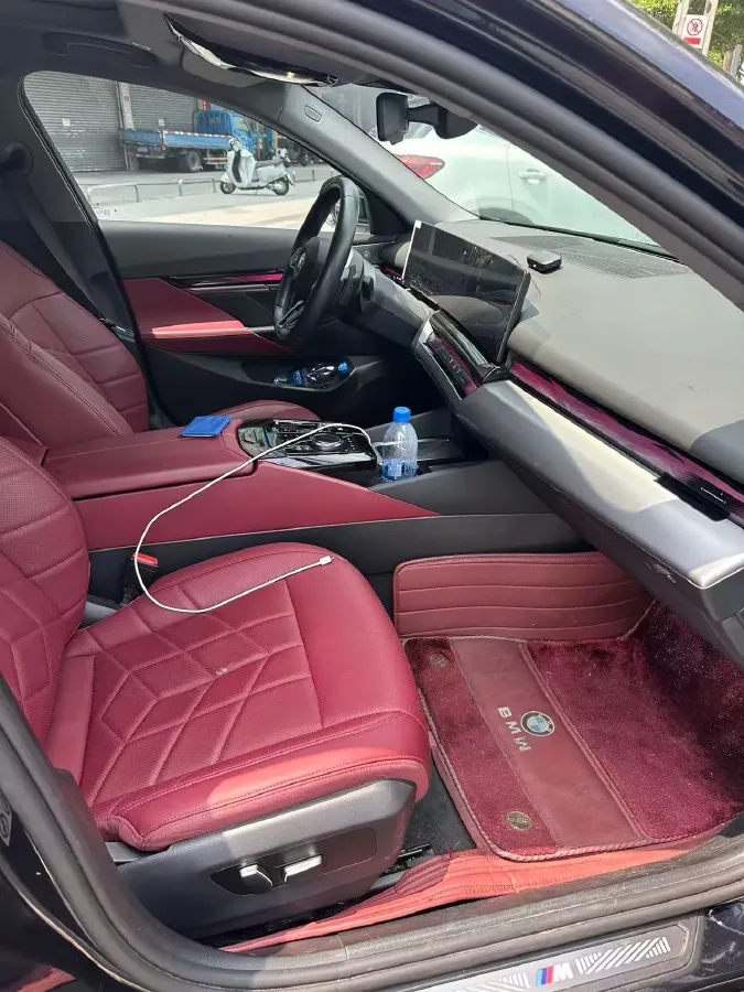2024 BMW 5 Series 2.0T 258HP L4 8AT,autocango,china used car exporter,china ev exporter,chinese used car exporter,chinese used ev exporter