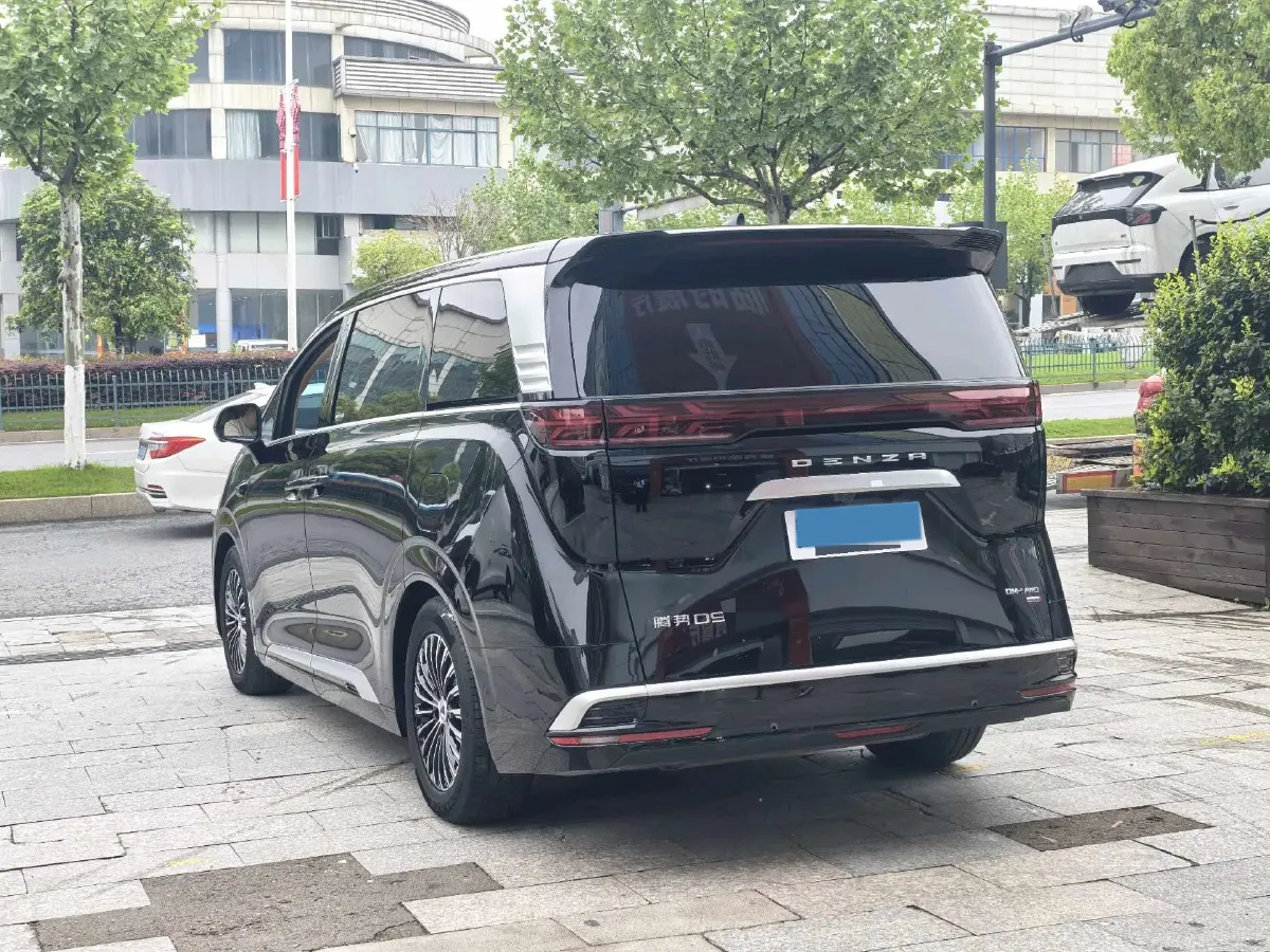 2025 Denza D9 1.5T 156HP L4 E-CVT PHEV 40KWH,autocango,china used car exporter,china ev exporter,chinese used car exporter,chinese used ev exporter