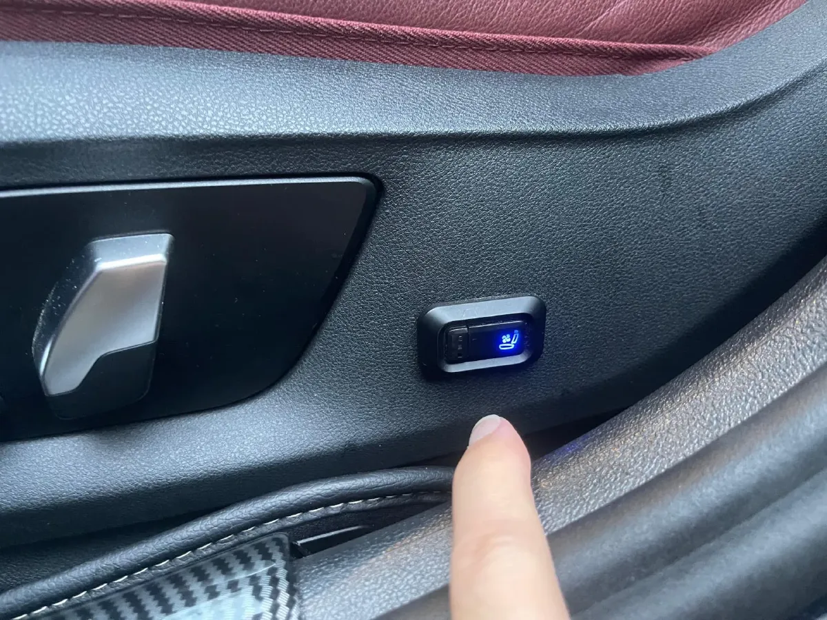 2023 BMW 5 Series 2.0T 245HP L4 8AT,autocango,china used car exporter,china ev exporter,chinese used car exporter,chinese used ev exporter