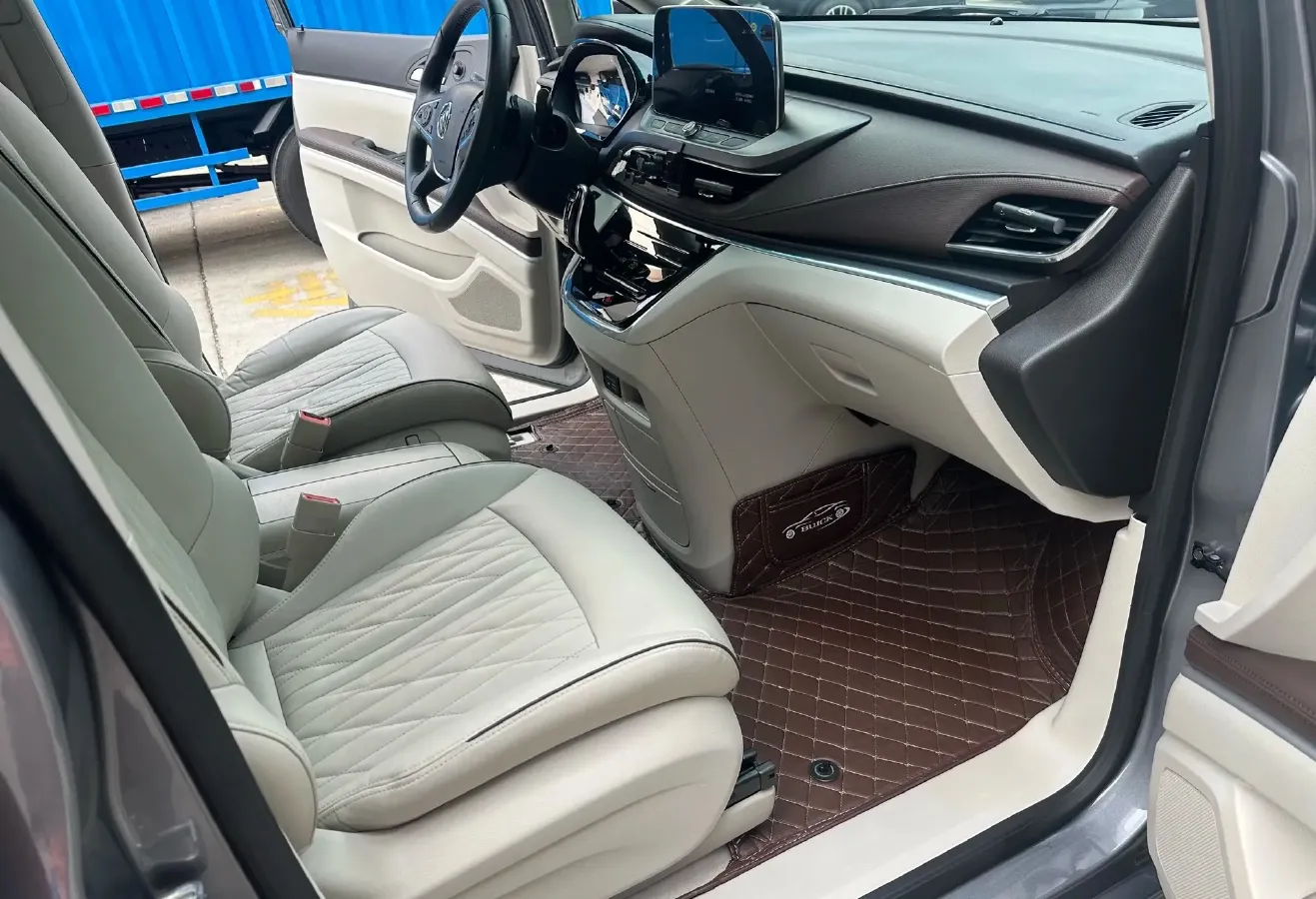 2022 Buick GL8 2.0T 237HP L4 9AT,autocango,china used car exporter,china ev exporter,chinese used car exporter,chinese used ev exporter