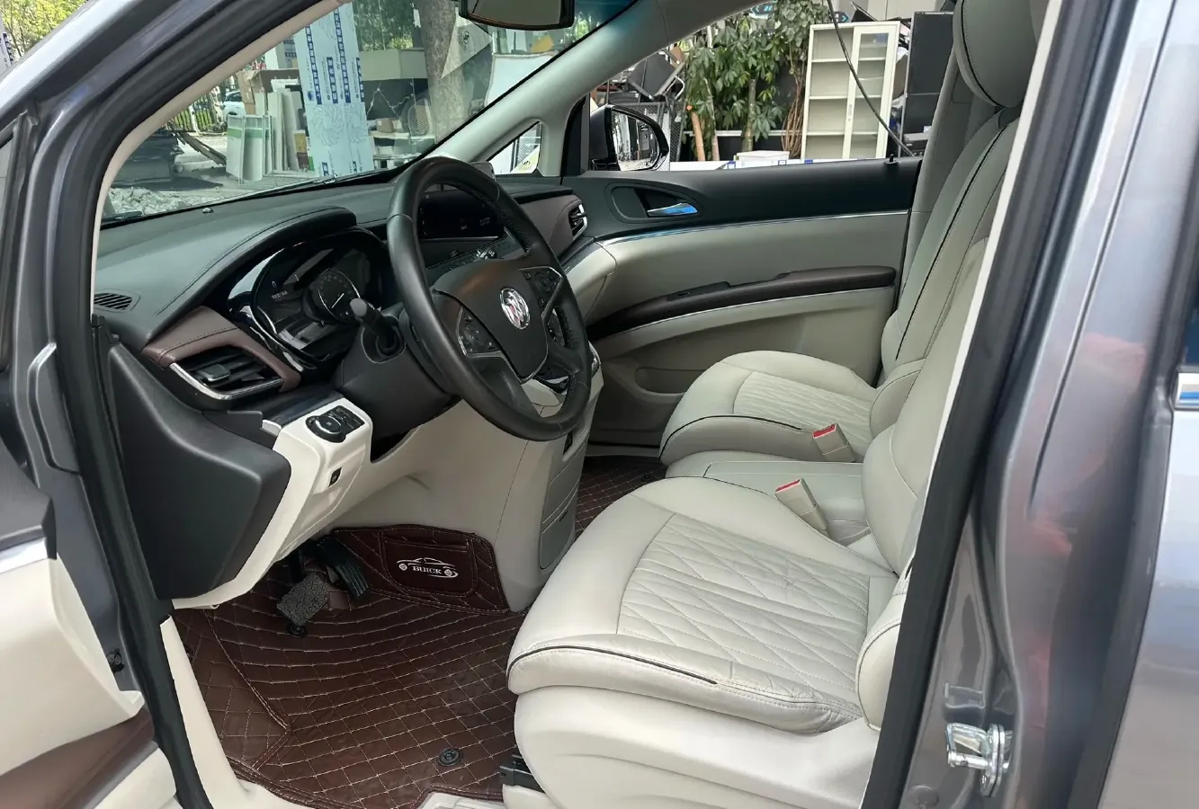 2022 Buick GL8 2.0T 237HP L4 9AT,autocango,china used car exporter,china ev exporter,chinese used car exporter,chinese used ev exporter