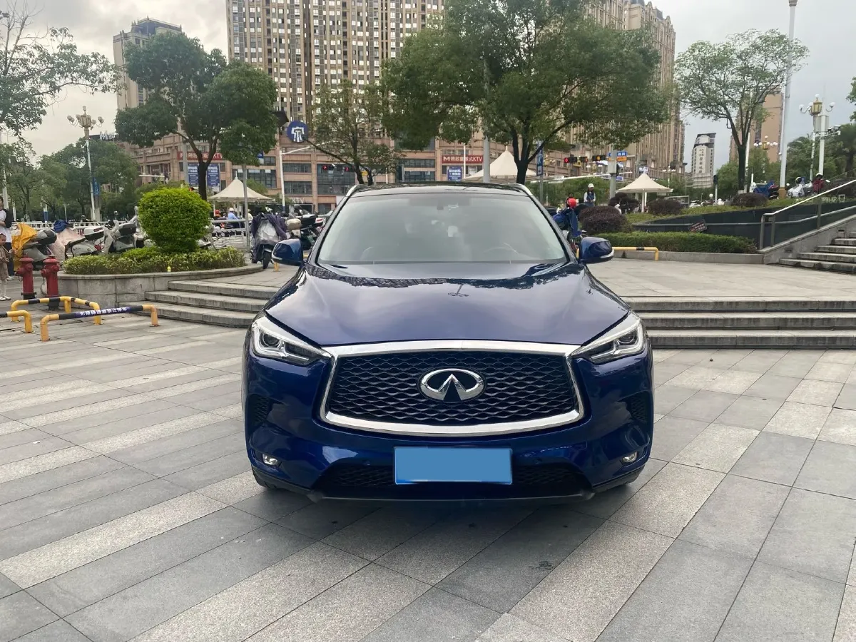 2018 Infiniti QX30 2.0T 211HP L4 7DCT,autocango,china used car exporter,china ev exporter,chinese used car exporter,chinese used ev exporter
