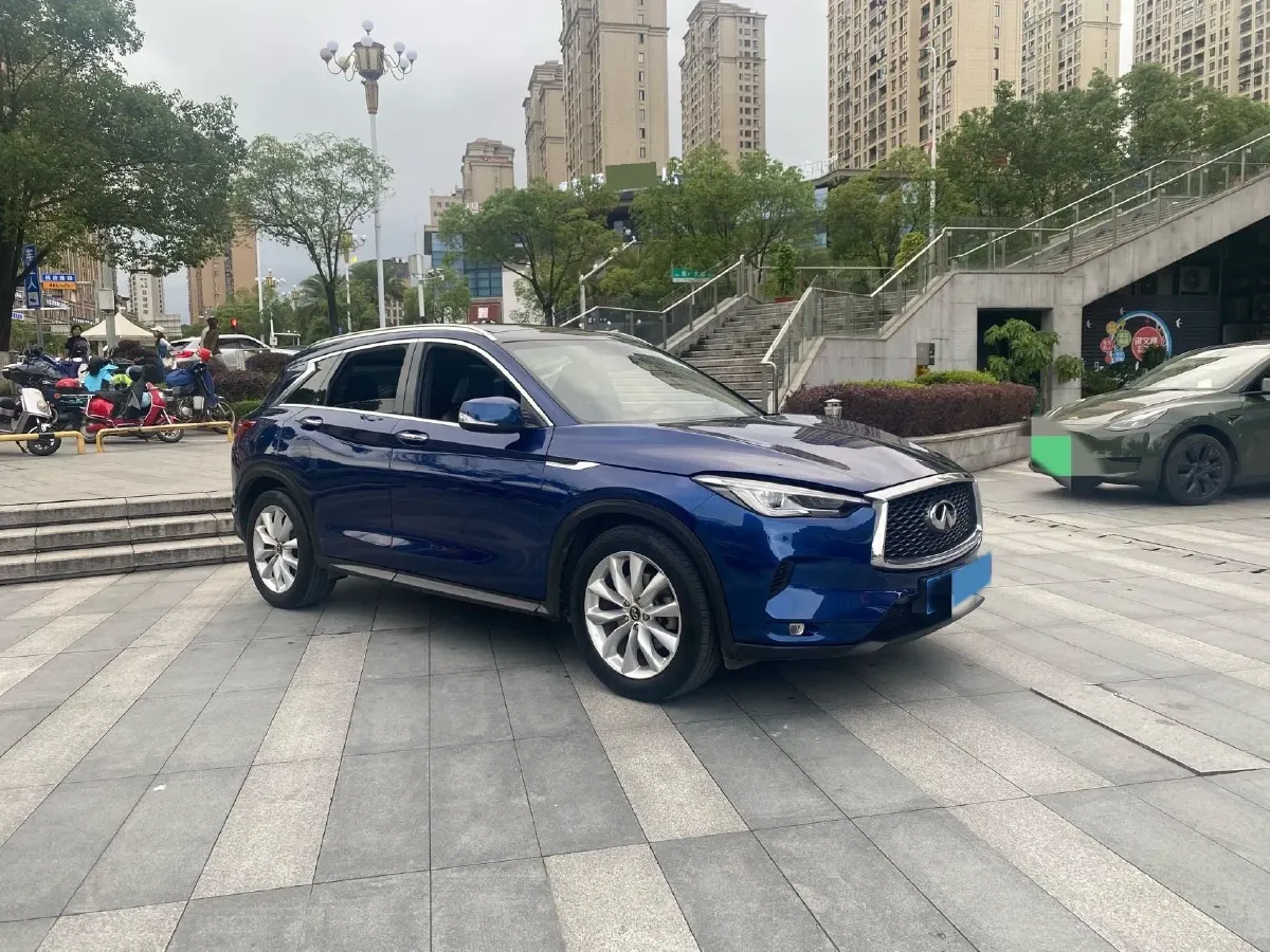 2018 Infiniti QX30 2.0T 211HP L4 7DCT,autocango,china used car exporter,china ev exporter,chinese used car exporter,chinese used ev exporter