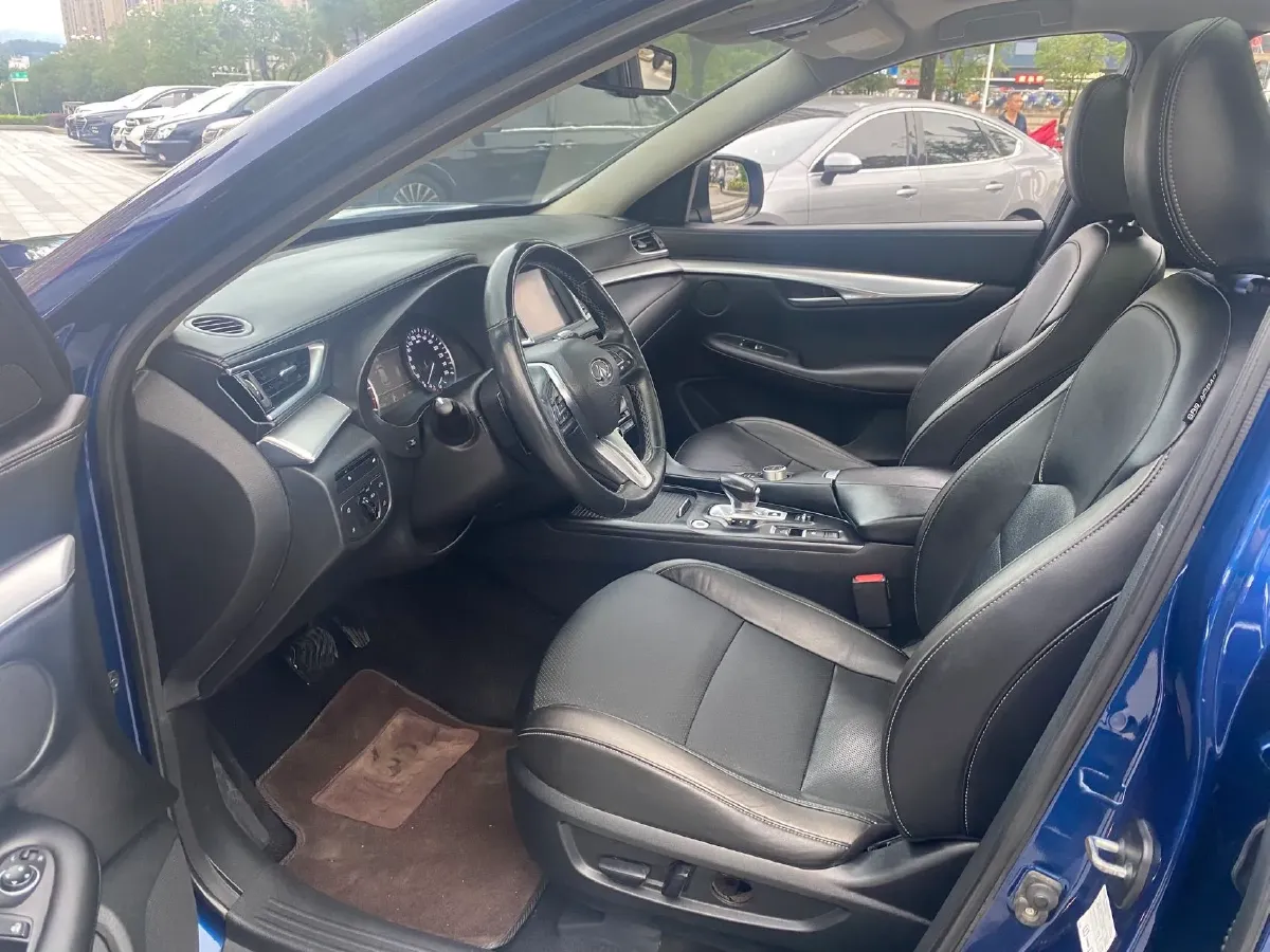 2018 Infiniti QX30 2.0T 211HP L4 7DCT,autocango,china used car exporter,china ev exporter,chinese used car exporter,chinese used ev exporter
