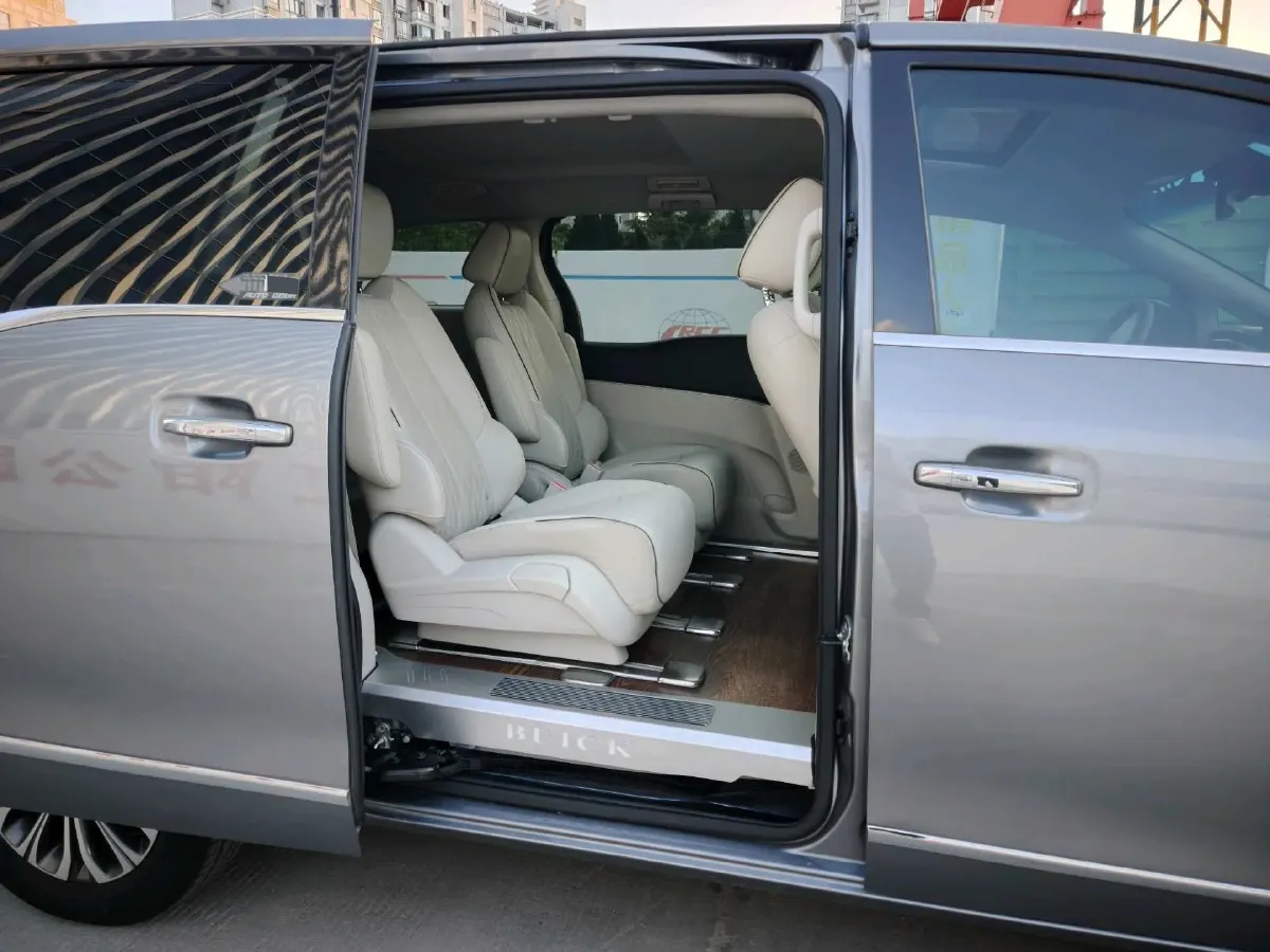 2021 Buick GL8 2.0T 237HP L4 9AT,autocango,china used car exporter,china ev exporter,chinese used car exporter,chinese used ev exporter
