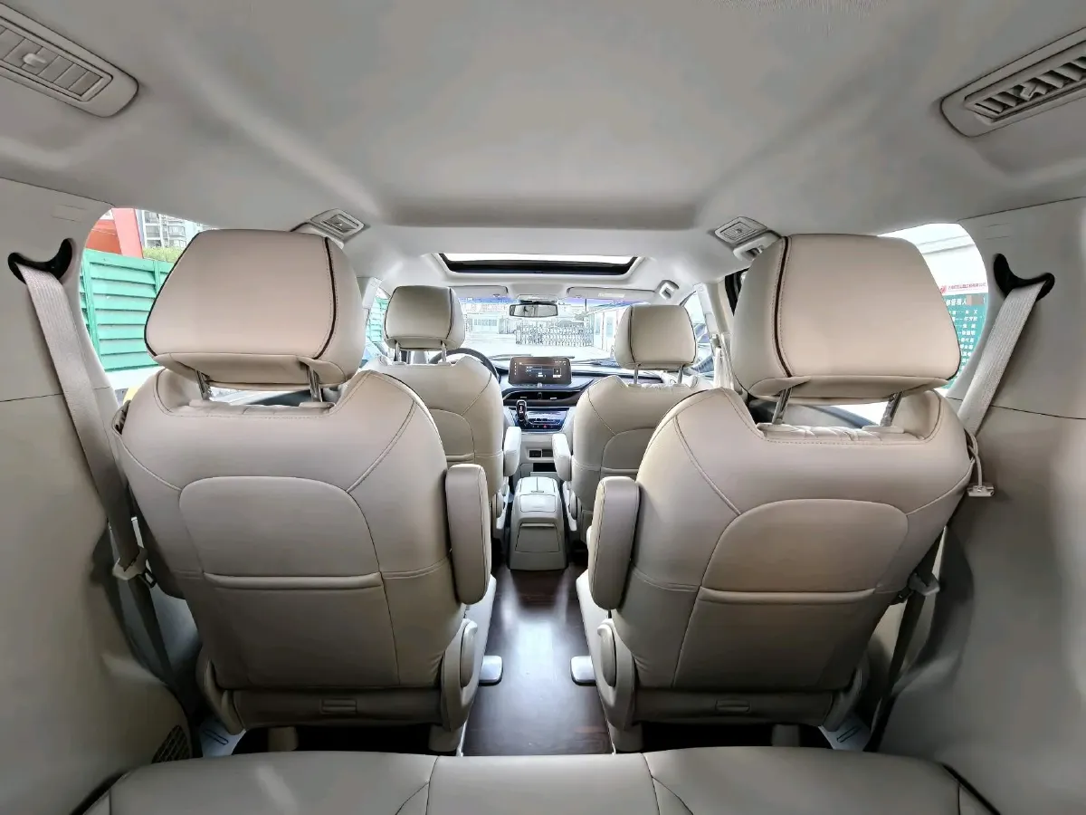 2021 Buick GL8 2.0T 237HP L4 9AT,autocango,china used car exporter,china ev exporter,chinese used car exporter,chinese used ev exporter