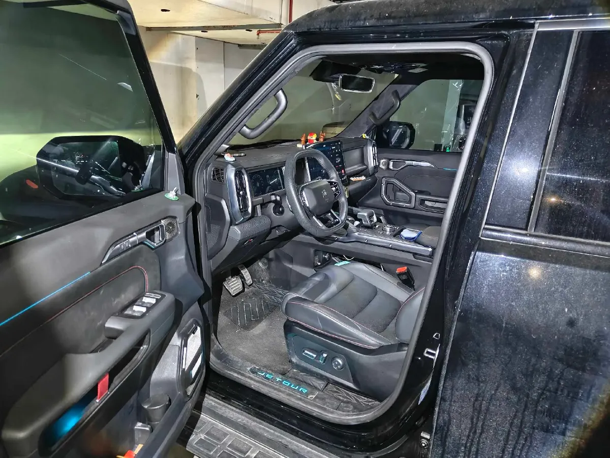 2024 Jetour Traveller 2.0T 254HP L4 7DCT,autocango,china used car exporter,china ev exporter,chinese used car exporter,chinese used ev exporter
